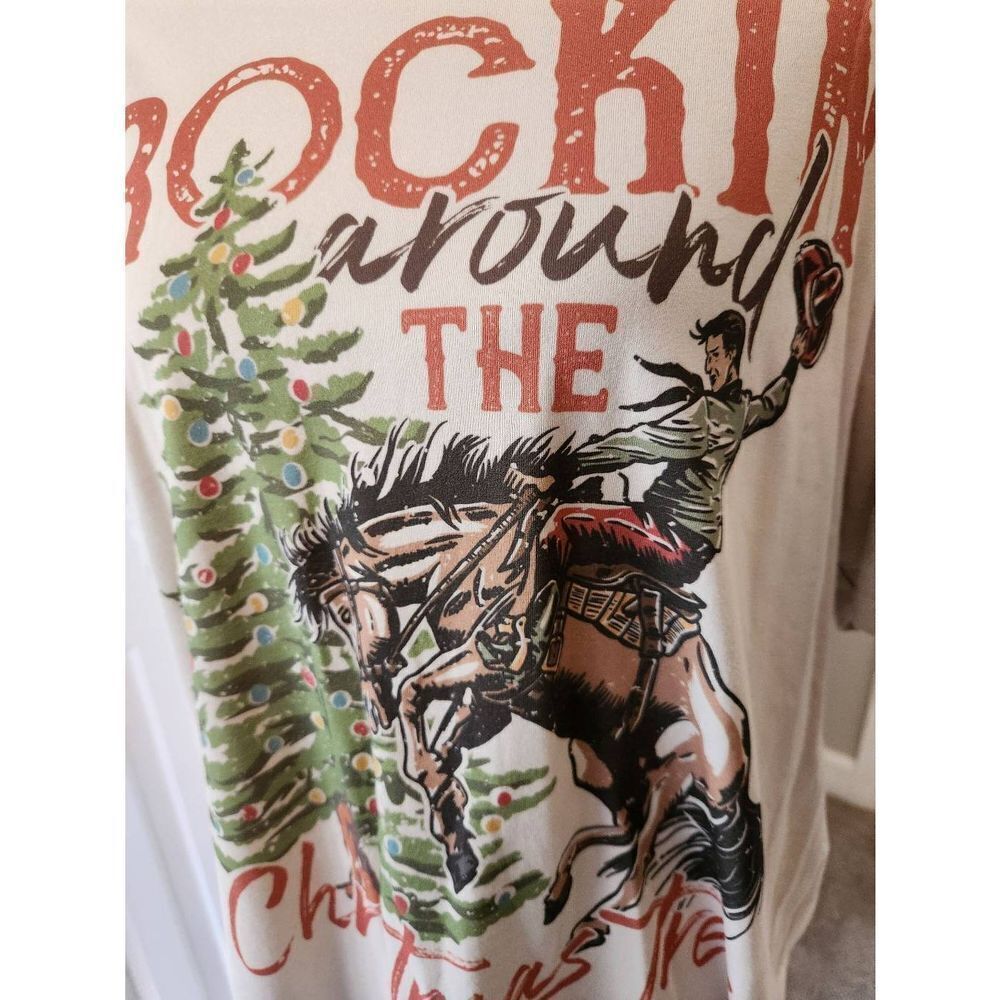 Rockin Around the Christmas Tree - Picture 2 of 5